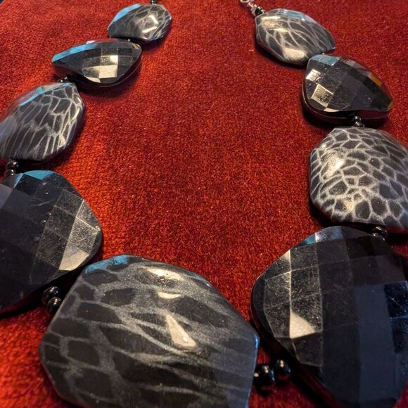 Black Big beaded Statement Chunky Necklace - Picture 2 of 6